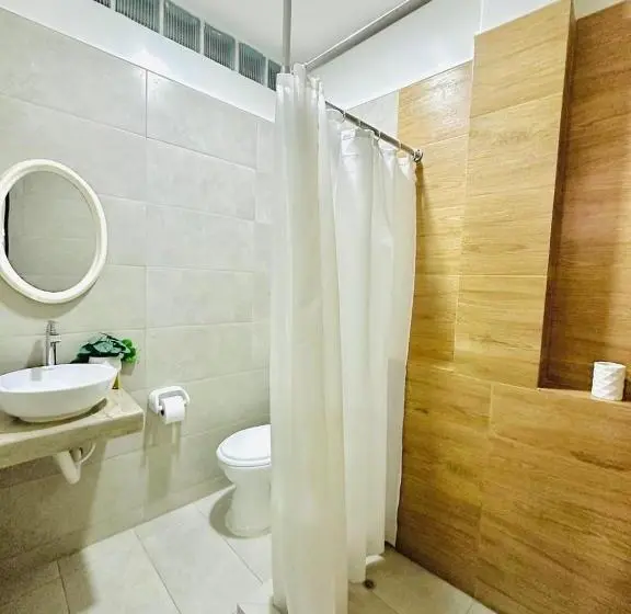 اتاق استاندارد, Bolognesi Tumbes