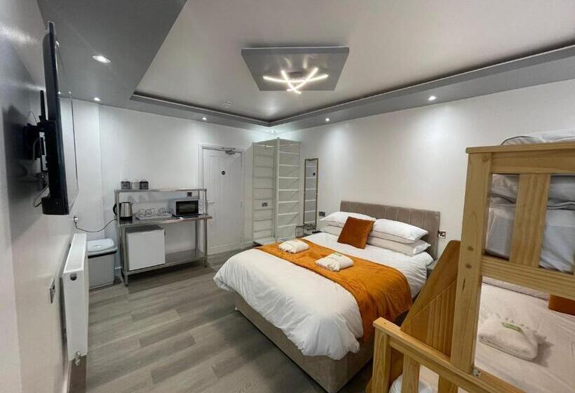 חדר משפחתי, Araan House Hotel Families And Couples Only