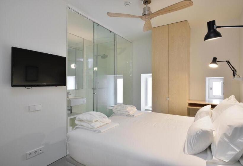 اتاق استاندارد, House Of Artists