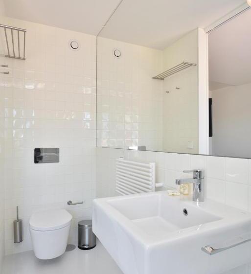 اتاق خانوادگی, House Of Artists