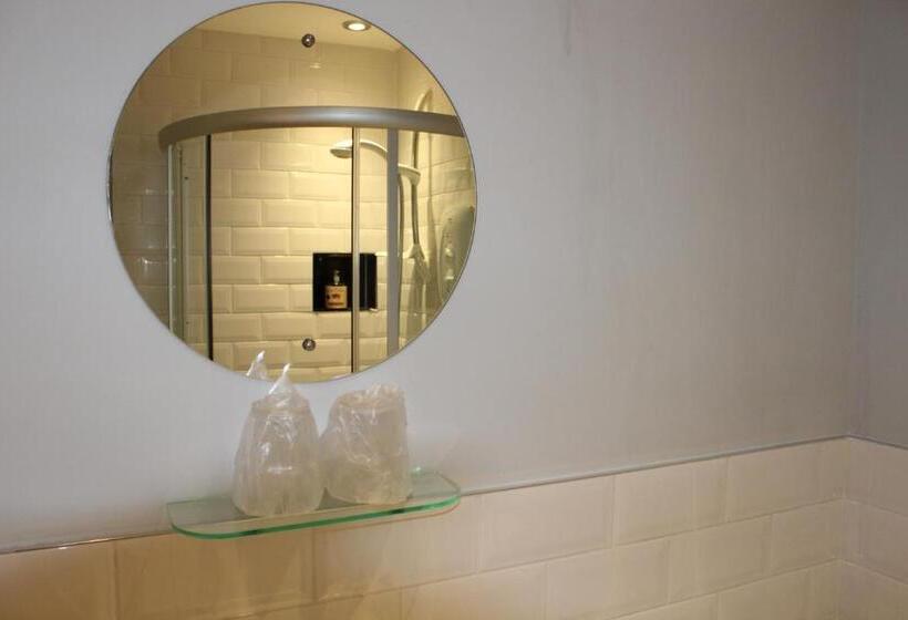 기본룸, Brantfell House