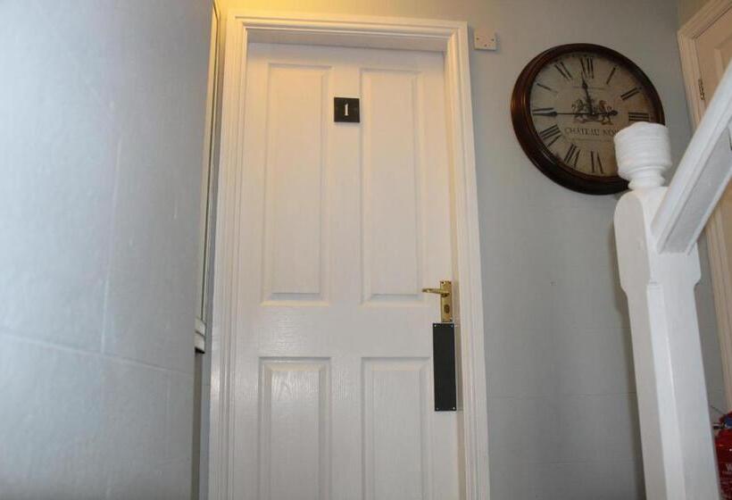 기본룸, Brantfell House