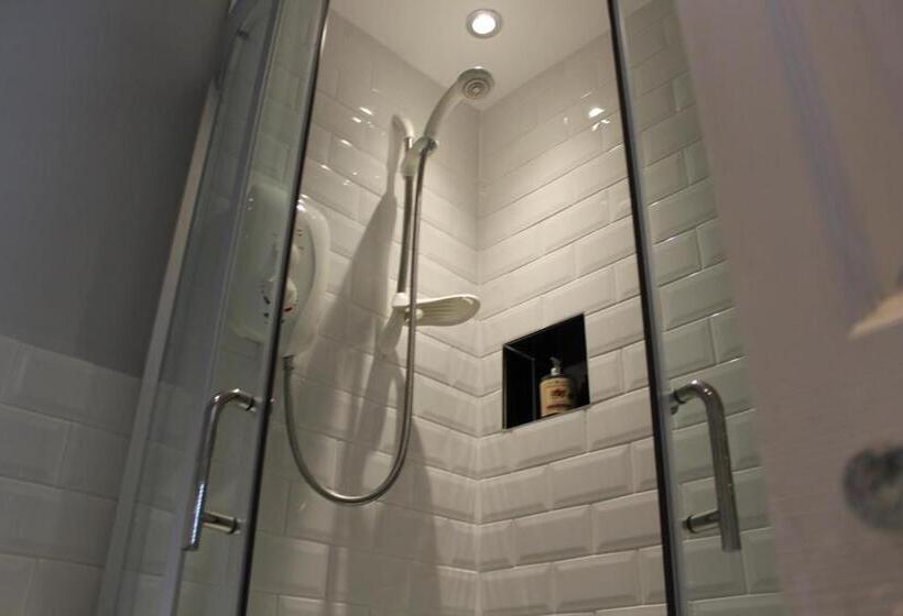 기본룸, Brantfell House