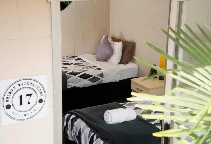 חדר סטנדרט, Bridge Backpackers