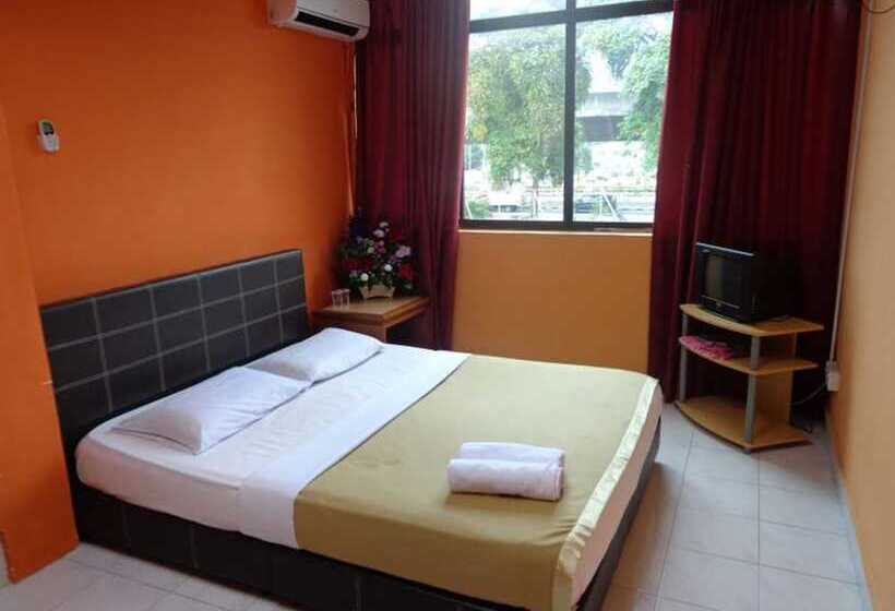 غرفة ديلوكس, F