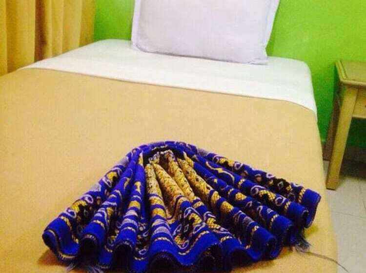 غرفة قياسية فردية حمام مشترك, F