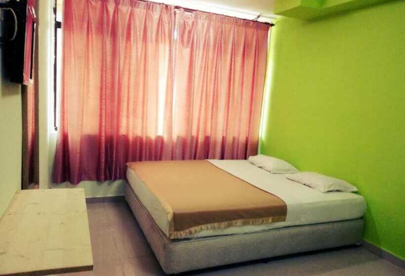 غرفة قياسية حمام مشترك, F