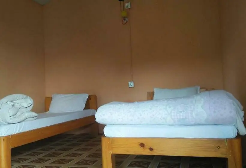 اتاق اکونومی, Peace Guest House