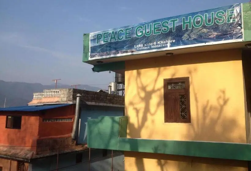 اتاق استاندارد با چشم‌انداز دریاچه, Peace Guest House