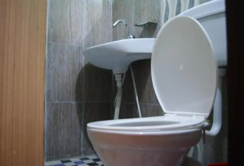 اتاق اکونومی, Peace Guest House