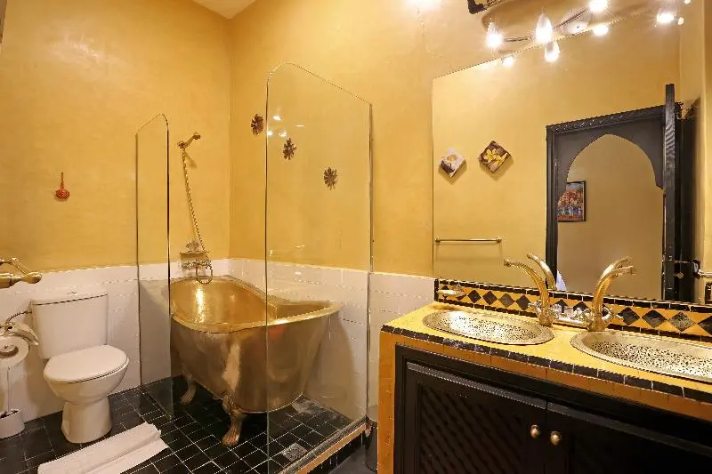 اتاق لوکس, Riad Luzia