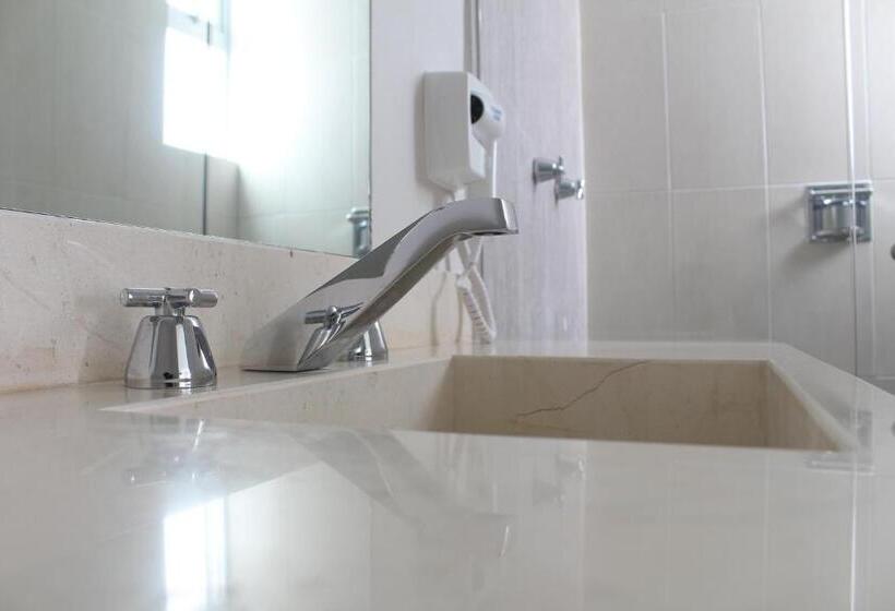 スタンダードトリプルルーム, Sc