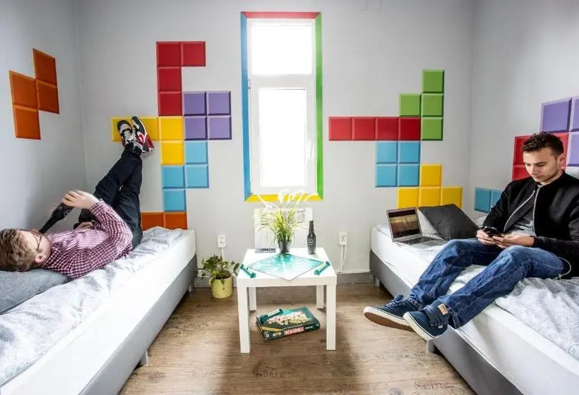 バス共有のスタンダードルーム, Tetris Sopot