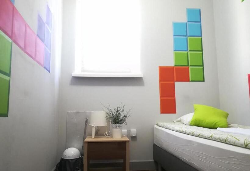 اتاق استاندارد یک تخته با سرویس بهداشتی مشترک, Tetris Sopot