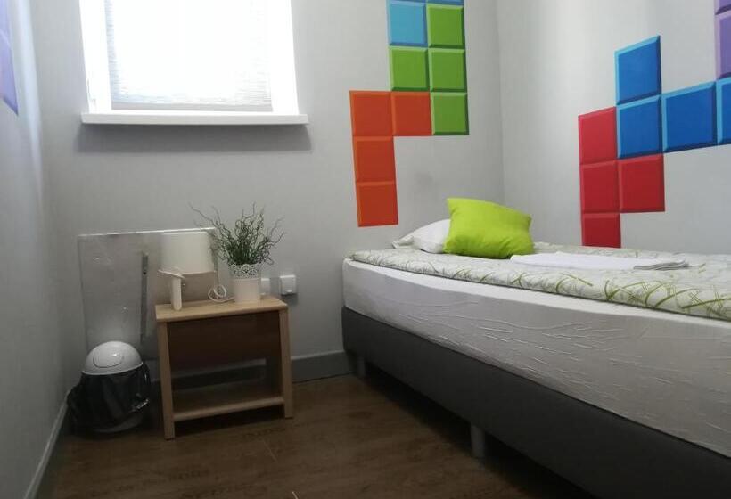 اتاق استاندارد یک تخته با سرویس بهداشتی مشترک, Tetris Sopot