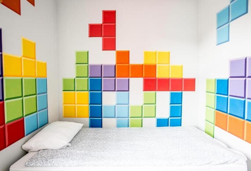 اتاق استاندارد یک تخته با سرویس بهداشتی مشترک, Tetris Sopot