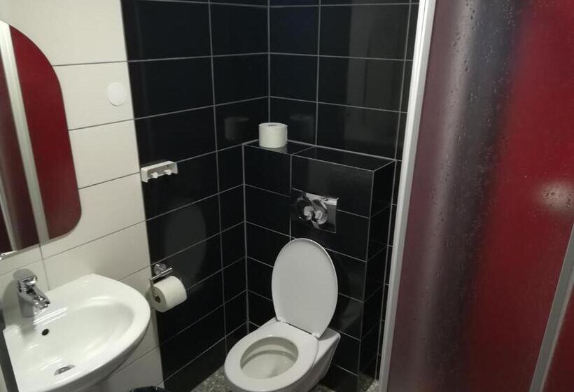 اتاق استاندارد چهار تخته, Tetris Sopot