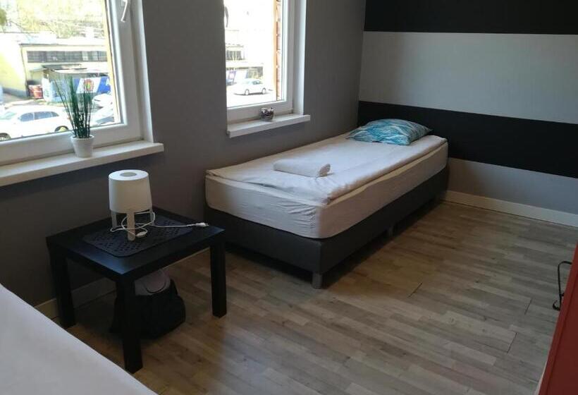 اتاق استاندارد چهار تخته, Tetris Sopot