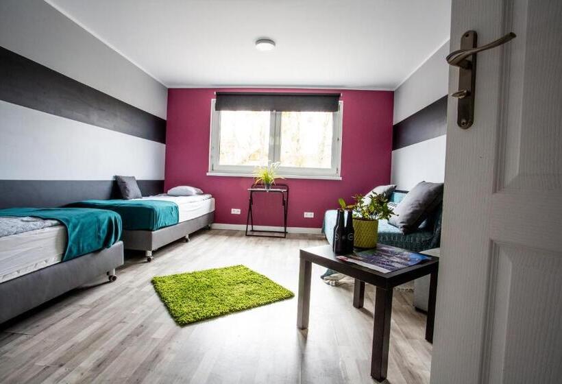 اتاق استاندارد چهار تخته, Tetris Sopot