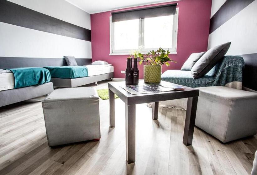 اتاق استاندارد چهار تخته, Tetris Sopot