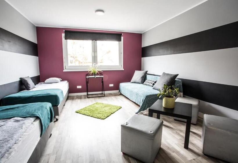 اتاق استاندارد چهار تخته, Tetris Sopot