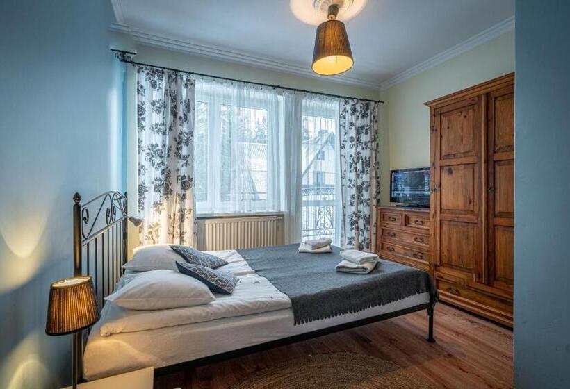 Трехместный Номер Стандарт с Балконом, Willa Fryzowiczówka