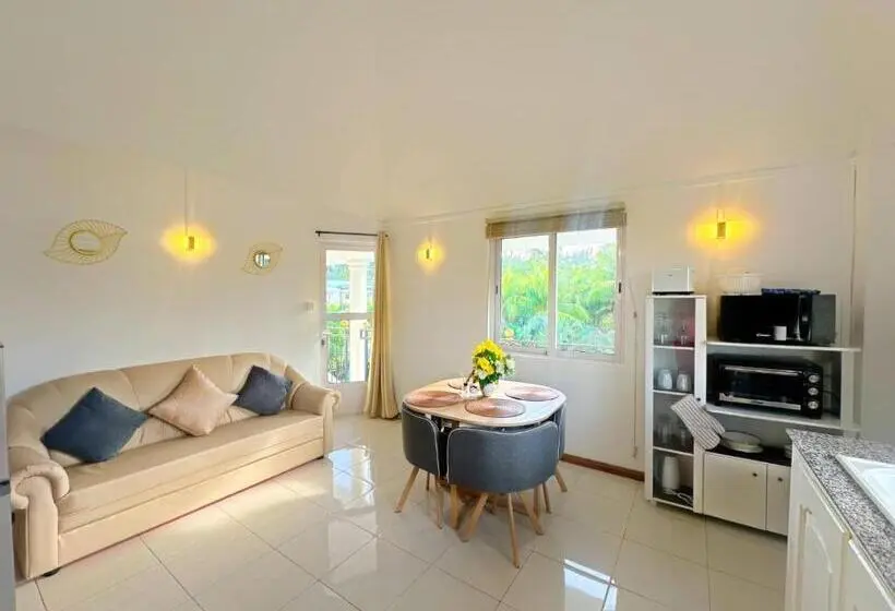 2 Bedroom Apartment Pool View, Koa