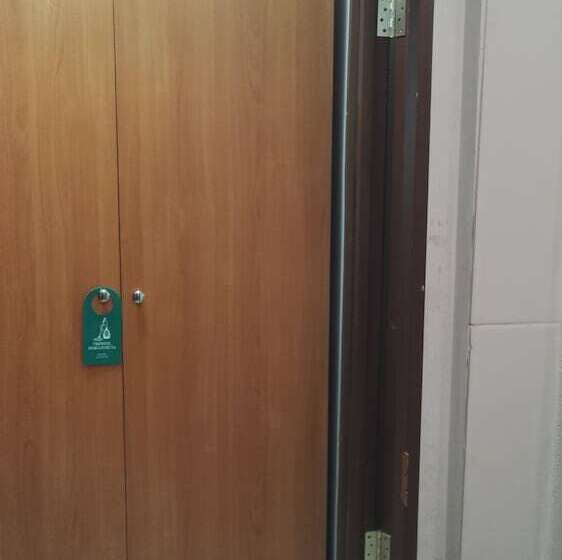 标准间, Admiral Hotel Hostel