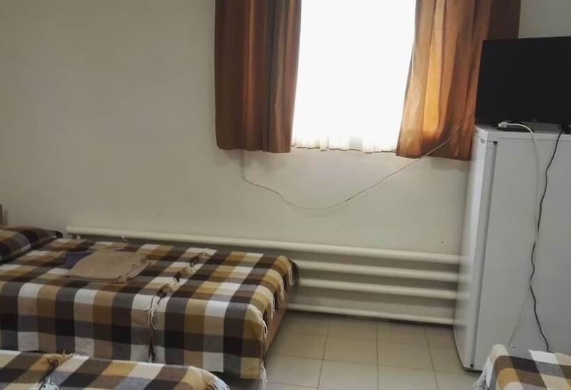 标准三人间, Admiral Hotel Hostel