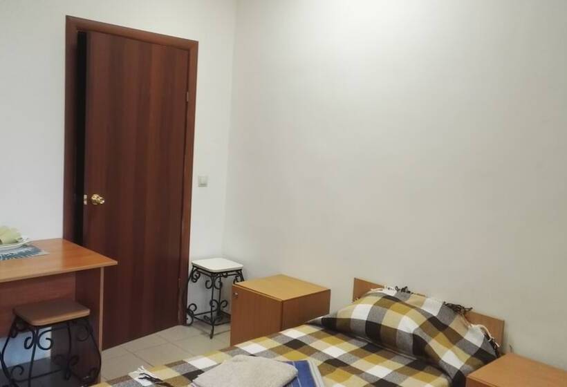 标准三人间, Admiral Hotel Hostel