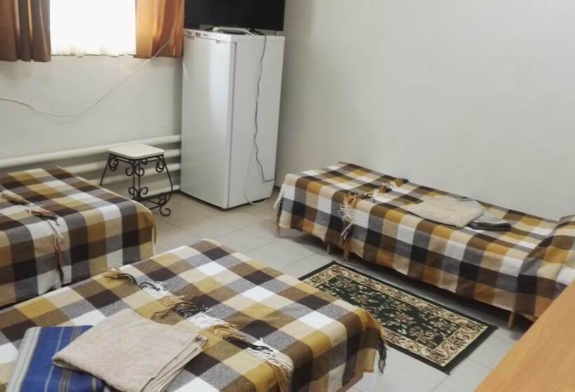 标准三人间, Admiral Hotel Hostel