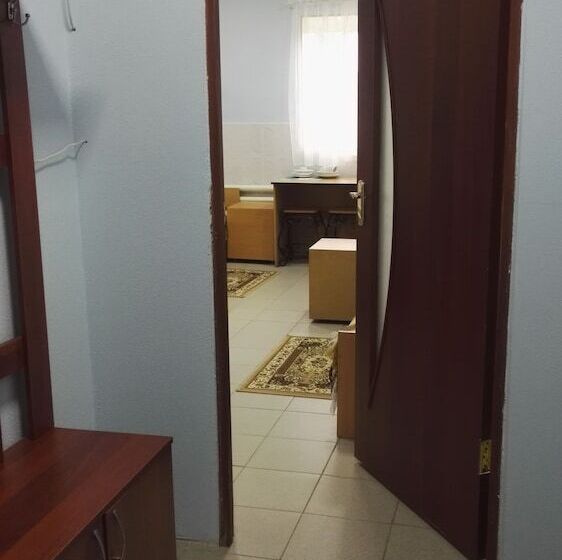四人标准间, Admiral Hotel   Hostel