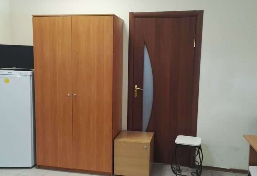 共用房间的床, Admiral Hotel Hostel