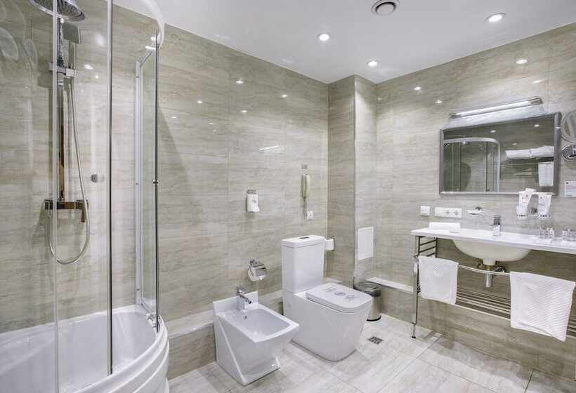سوییت, Azimut City Hotel Khabarovsk