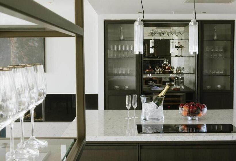 1 Bedroom Penthouse Apartment, Cheval The Edinburgh Grand