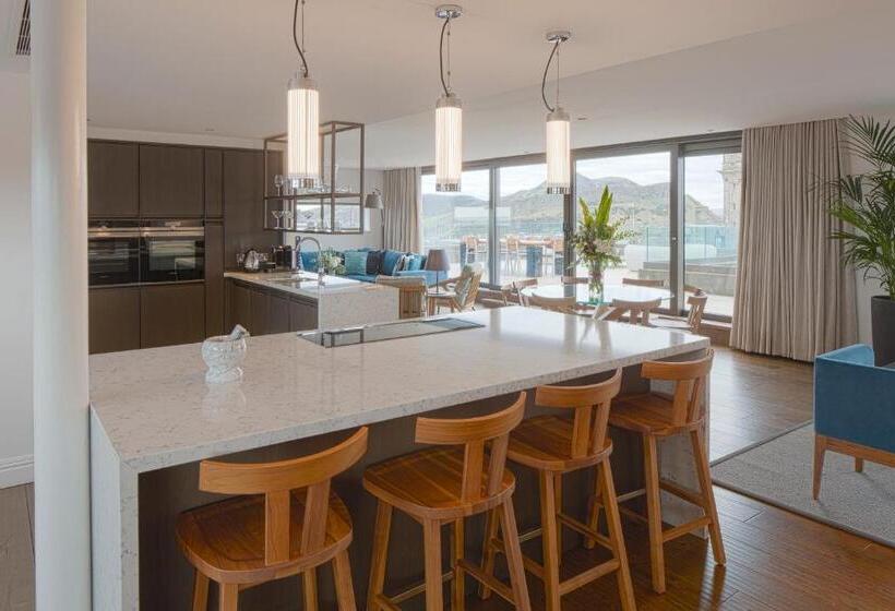 1 Bedroom Penthouse Apartment, Cheval The Edinburgh Grand