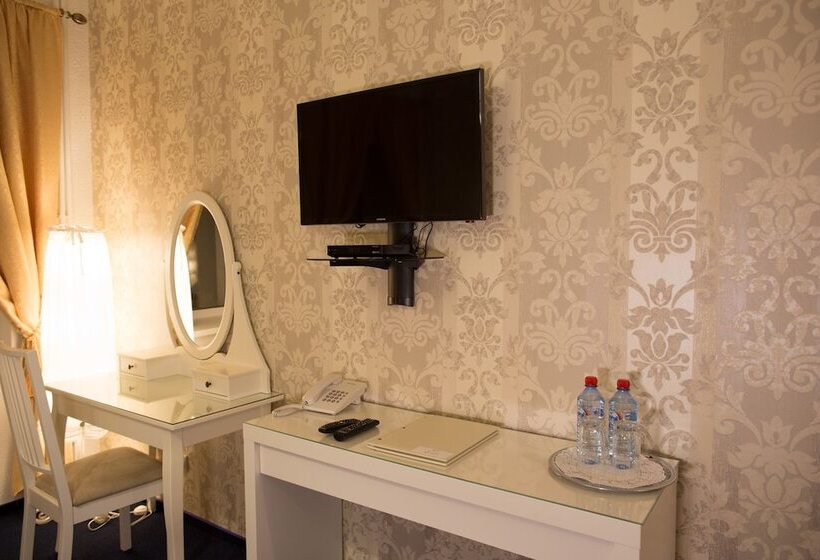 スーペリアールーム, Denisovsky Dvorik