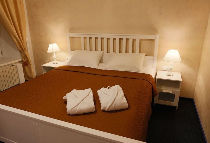 スーペリアールーム, Denisovsky Dvorik