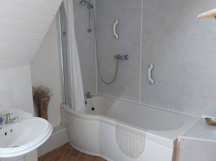 패밀리 룸, Eddlewood Guest House