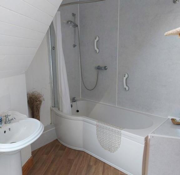 패밀리 룸, Eddlewood Guest House