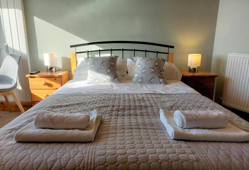 패밀리 룸, Eddlewood Guest House