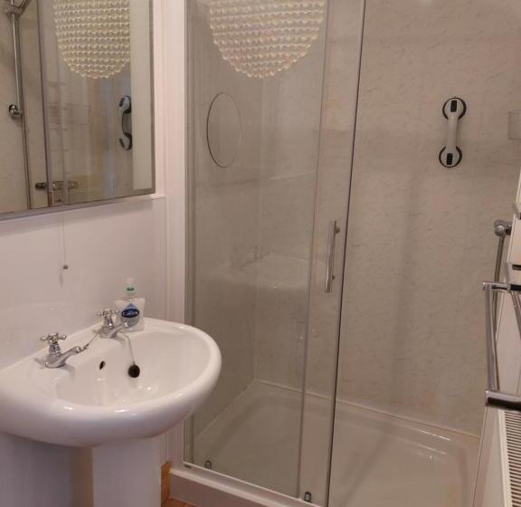 패밀리 룸, Eddlewood Guest House