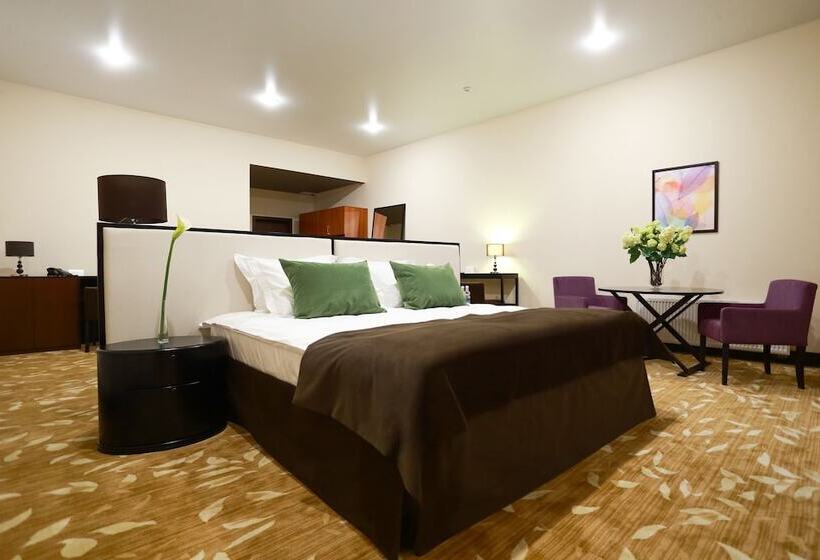 سوئیت پرزیدنت, Garden Spa