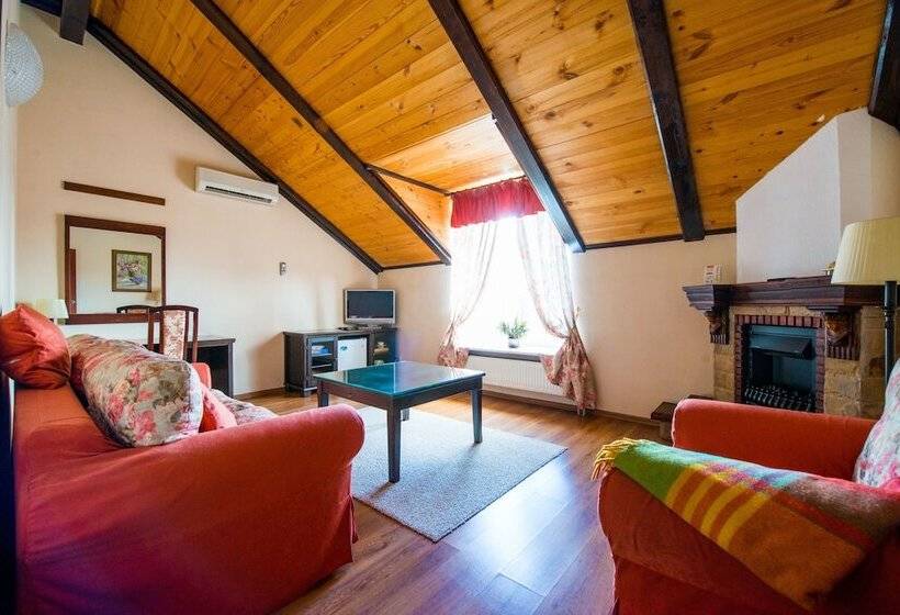 סוויטה, Guest House Konyushenniy Dvor