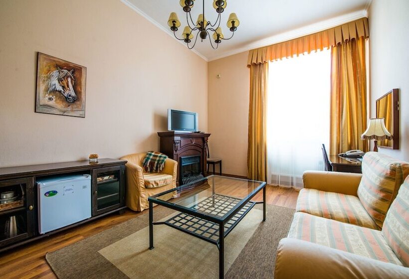 סוויטה, Guest House Konyushenniy Dvor