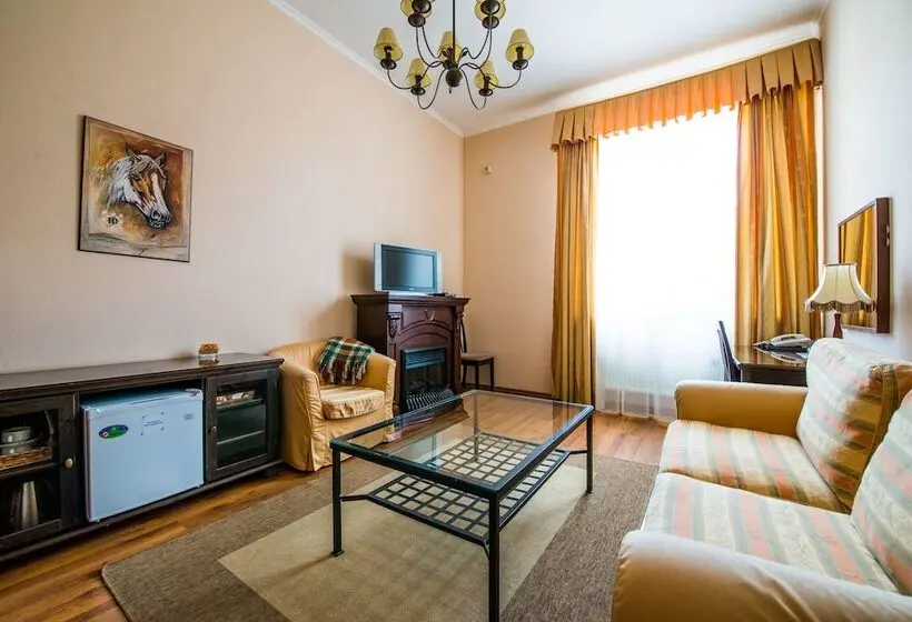 スイート, Guest House Konyushenniy Dvor