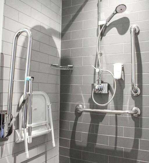 Номер Стандарт Адаптированный для Инвалидов, Holiday Inn Express   London Heathrow T4, An Ihg