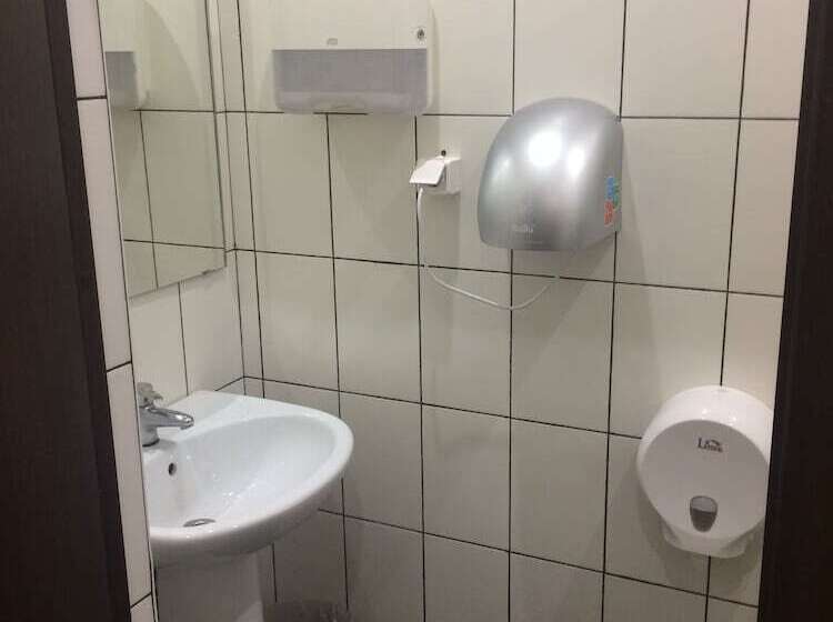 标准四人间共用浴室, Hostel Morskoy
