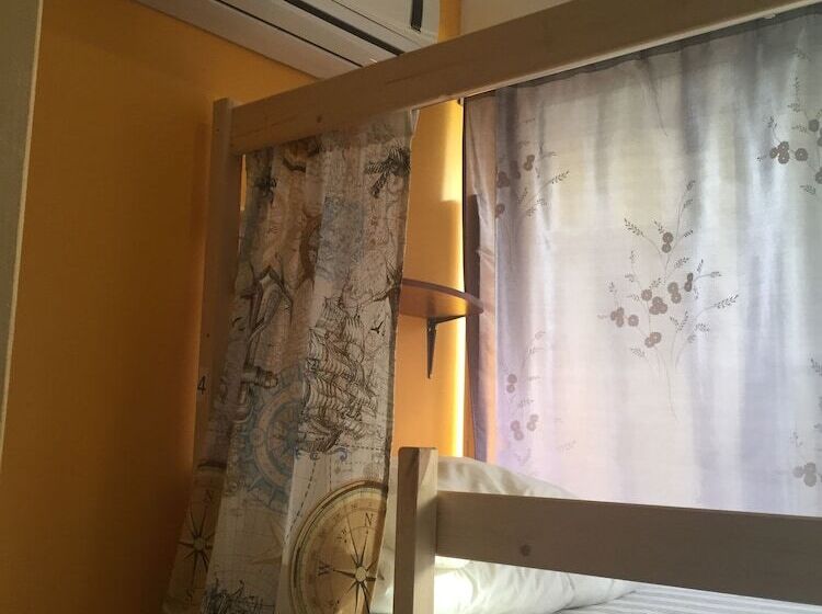 Номер Стандарт Четырехместный Совместный Санузел, Hostel Morskoy