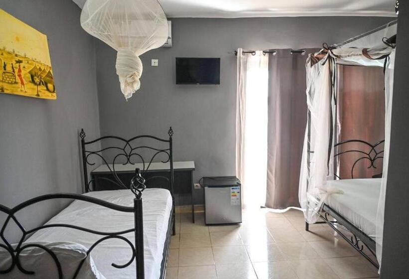 اتاق استاندارد سه نفره, Le Trarza